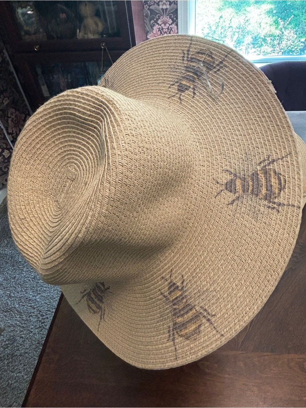 NWT Vince Camuto Tan Wide-Brim Straw Sun Hat with Bee Motif
